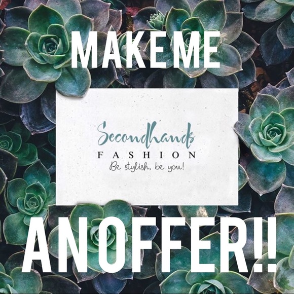 Purses, Bags and Totes! 👜 👛 - Picture 3 of 3